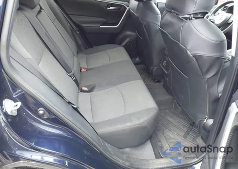 2021 Toyota Rav4 Xle z USA, uszkodzony, nr VIN 2T3P1RFV7MW154418